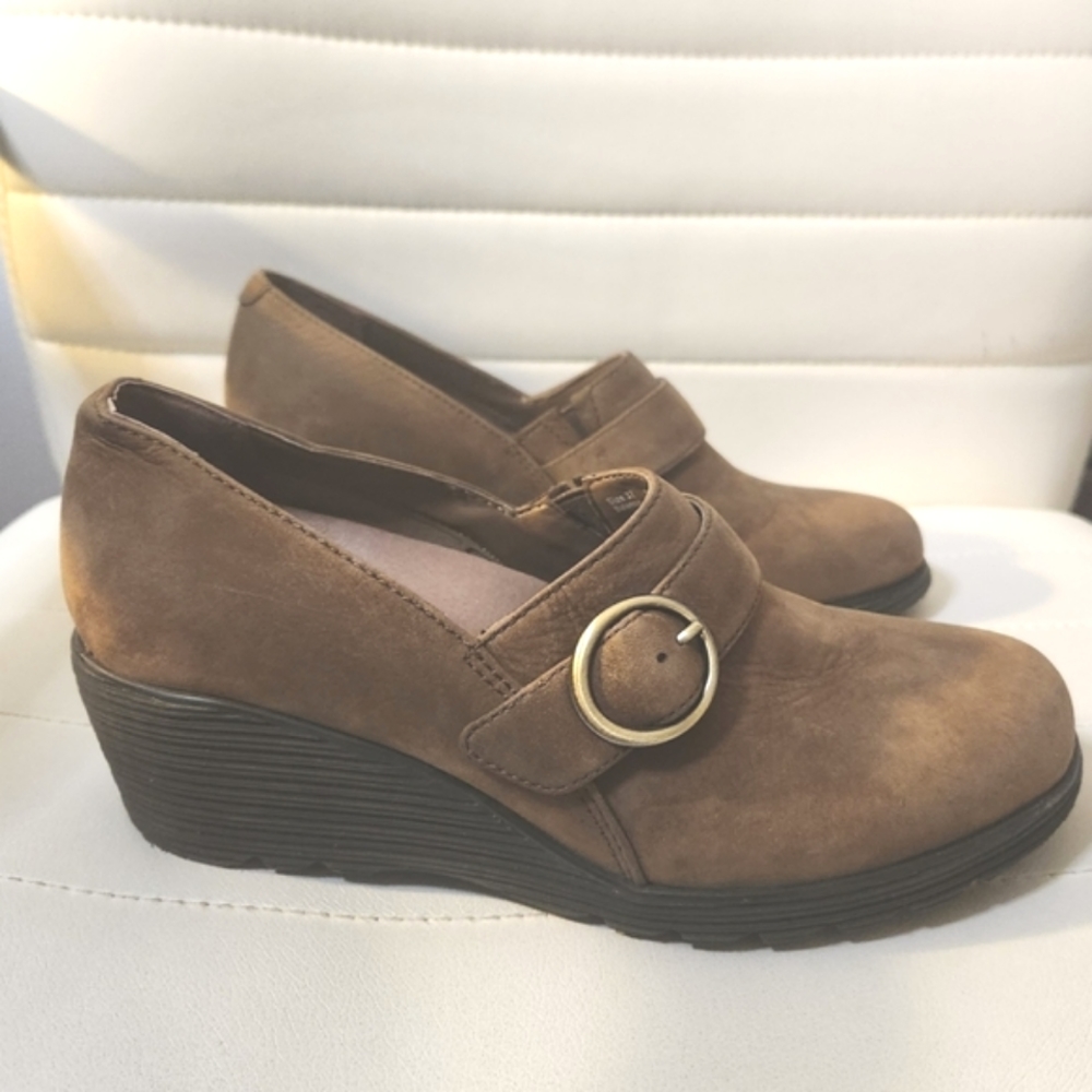 Dansko Brown Tan Wedge Clogs 37 Leather 6.5 7 Buckle